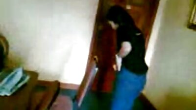 Дотуур хувцастай 6 фут өндөр шаргал үстэй, амандаа диктэй